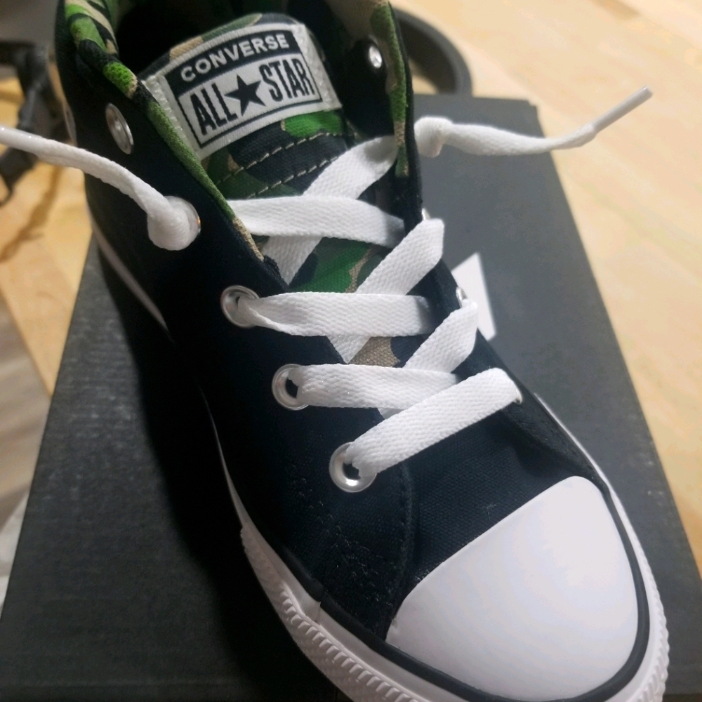 Sz US 3 high top slip on converse